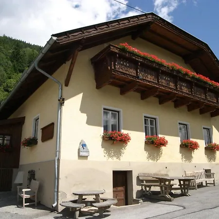 Vakantiehuis Holiday In Near Ski Area Obervellach